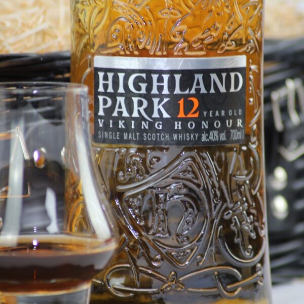 Trafalgar 280 "Whisky & Mixed Snacks"