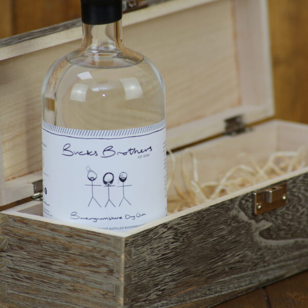 Cheltenham 609 "Gin in Oak Effect Box"