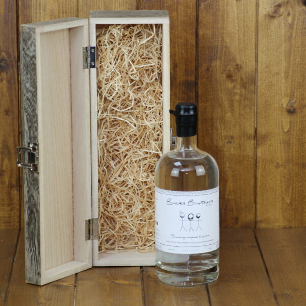 Cheltenham 609 "Gin in Oak Effect Box"