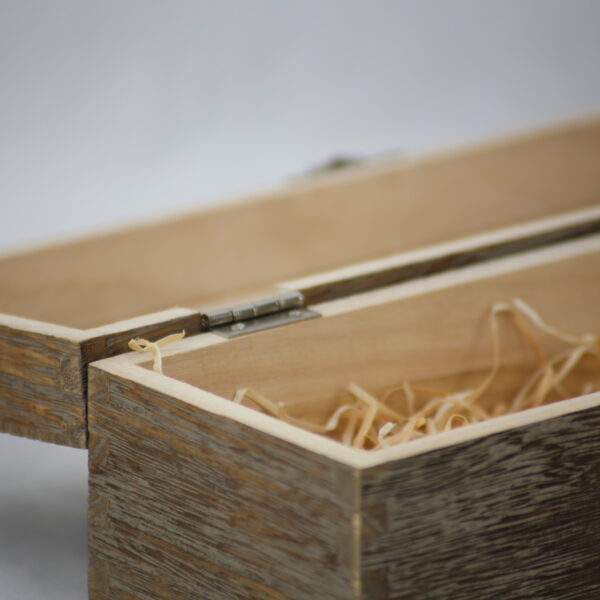 Cheltenham 604 "Wine in Oak effect Box"