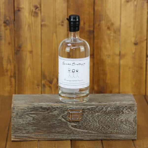 Cheltenham 609 "Gin in Oak Effect Box"