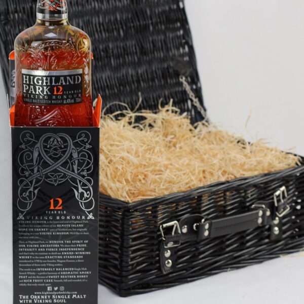 Trafalgar 280 "Whisky & Mixed Snacks"