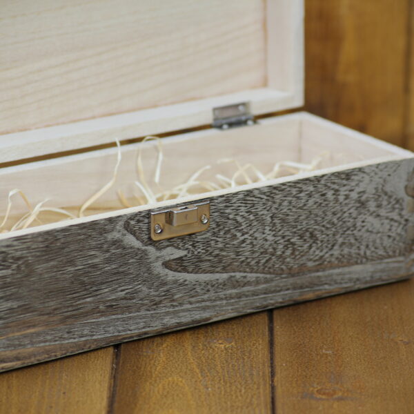 Cheltenham 607 "Whisky in Oak Effect Box"